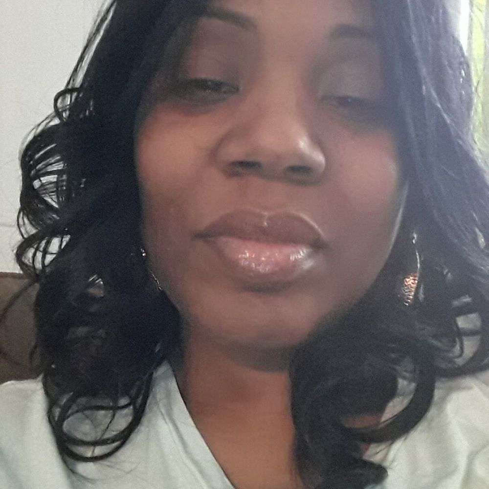 Meet your Posher, Yolanda